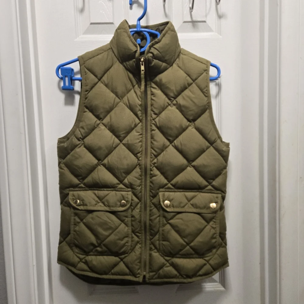 J. Crew down filled Quilted Olive Green Vest size xs